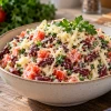 Без колбасы и крабовых палочек: этот салат с фасолью и сыром станет находкой для праздничного стола