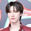 Тэн из NCT публично прокомментировал слухи о романе: «Пришлось бы быть Суперменом»