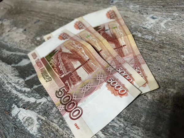Банки начнут списывать налог с процентов по вкладам уже в 2027 году: что изменится для вкладчиков