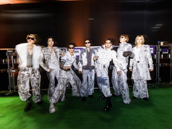 BTS стали первой группой в истории с 10 миллиардами прослушиваний на Spotify за год