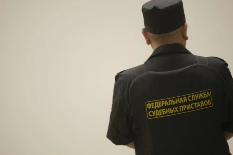Приставы начали арест средств организаторов концерта Канье Уэста в Петербурге