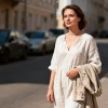 Не только хлопок и лен: 5 тканей, которые спасают в жару, а выглядят роскошно и стильно