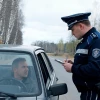 Выходить к инспектору или просто опустить окно? В ГАИ дали четкий ответ водителям