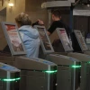 Как новые турникеты изменили жизнь пассажиров на станции Рыбацкое