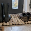 Вот почему практичные немцы не моют грязную обувь сразу после прогулки: ответ вас точно удивит