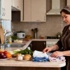 Кухня всегда казалась тесной, пока не убрала эти вещи со столешницы: разница оказалась заметной