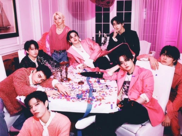 Stray Kids превзошли отметку в 40 миллионов проданных альбомов в Корее и Японии