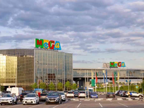«Мега Белая Дача» приостановила работу на фоне атаки беспилотников