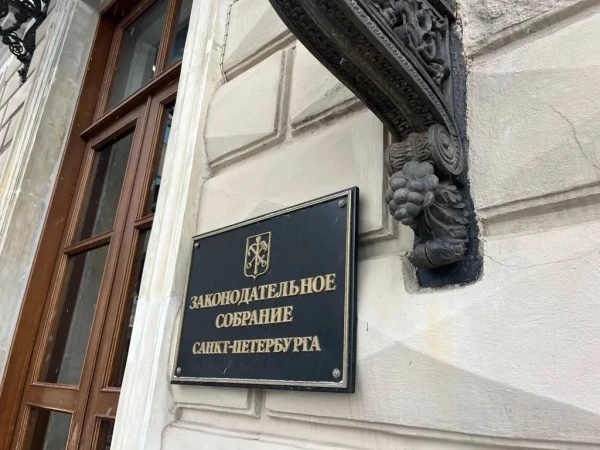 ЗакС запретил градозащитникам повторные заявки в КГИОП о включении объектов в реестр памятников