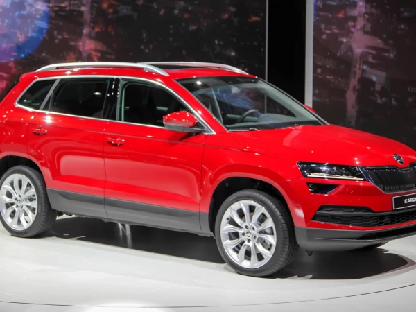 В Россию снова привозят Skoda Karoq: цены стартуют от 1,7 млн