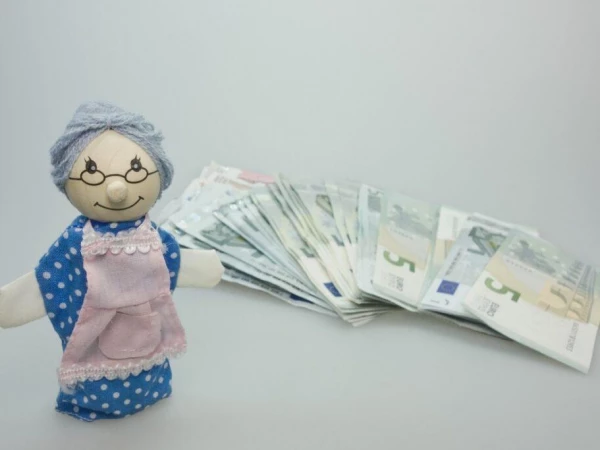 Пенсии в августе пересчитают: кого коснется прибавка