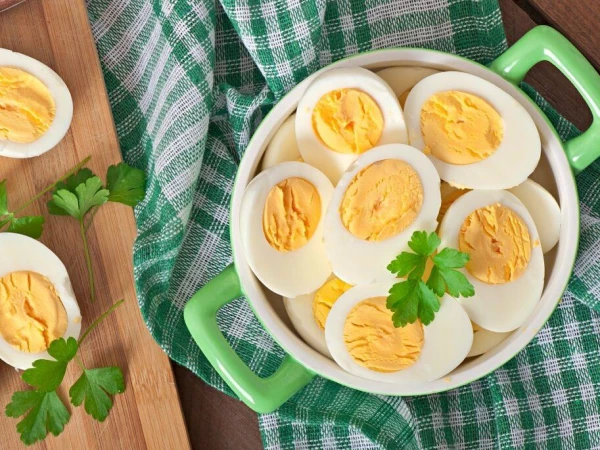 Яйца полезны, но есть исключения: кому стоит ограничить этот продукт