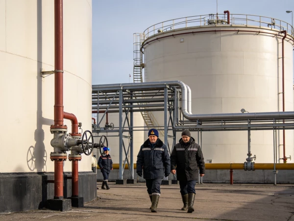 Водителям Петербурга стоит обратить внимание: на бирже изменились цены на бензин