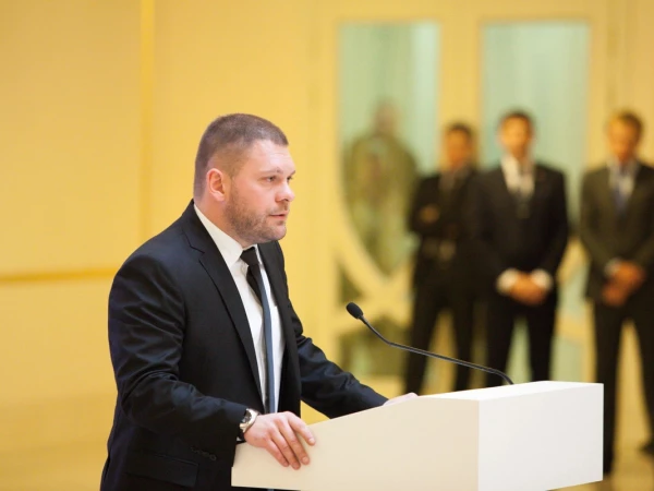 Поддубный призвал упростить трудоустройство ветеранов в экономике