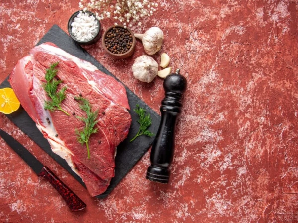Как правильно размораживать мясо, чтобы сохранить сочность и вкус