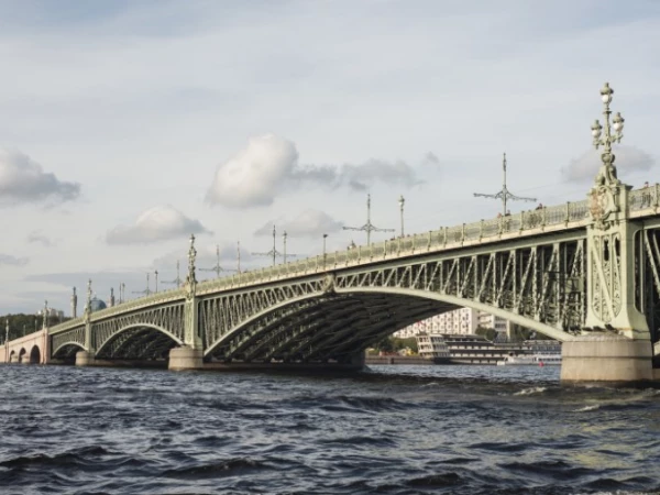 Мосты Петербурга не будут разводить в ночь на 21 июля из-за ветра