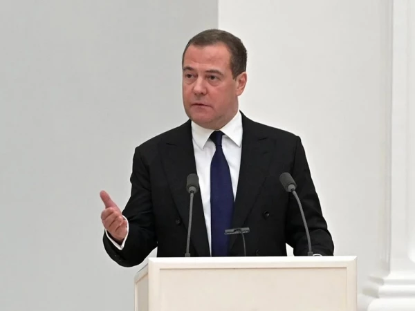 Медведев высказался о финале «поганенькой карьеры» Зеленского