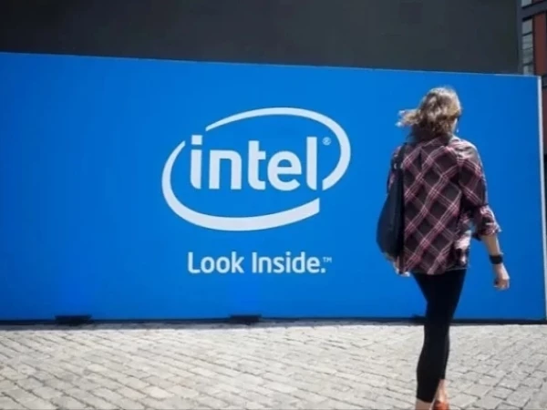 Корпорация Intel успешно провела размещение своих акций, что позволило ей привлечь внушительную сумму в 20 миллиардов долларов