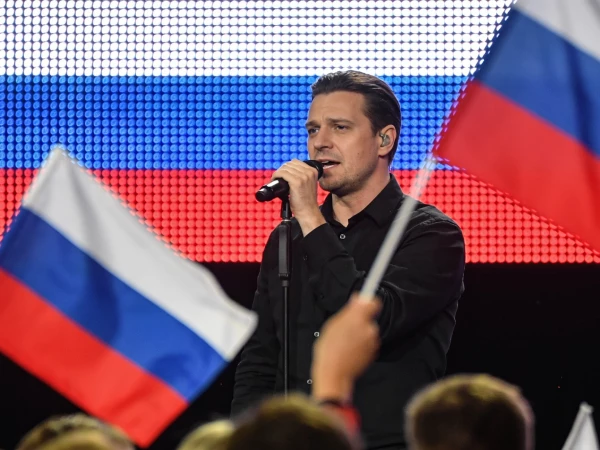 Глеб Викторов удивил публику патриотическим жестом на фестивале Summer Sound x билайн
