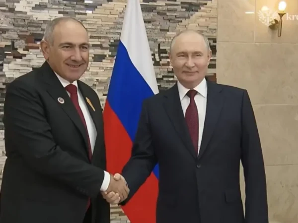 Путин на встрече с Пашиняном призвал его быстрее определиться с решением о будущем с ЕС или ЕАЭС