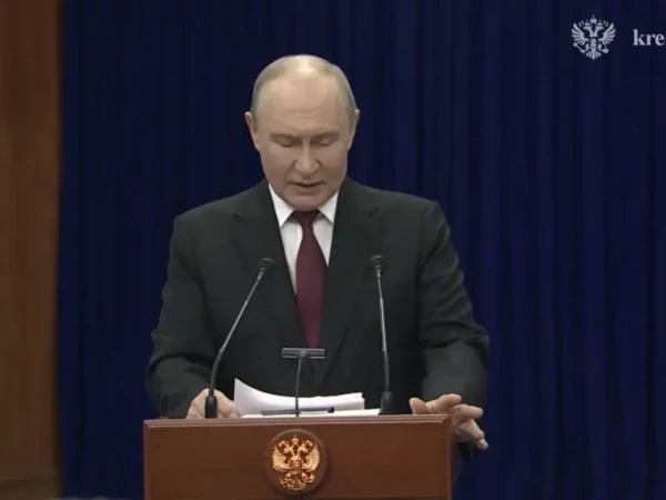 Путин: России осталось отремонтировать только 10% поврежденных НПЗ