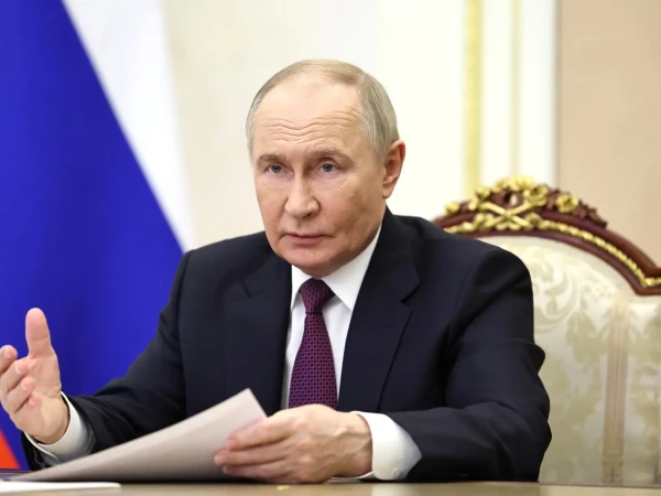 Путин присвоил звания трудовой доблести еще 12 городам