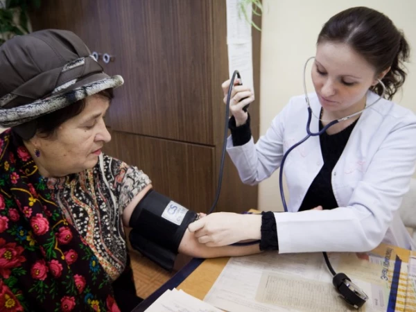 В Москве запустили голосового ИИ-помощника для участковых врачей