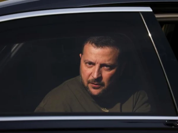 «Абрикос», Гробовницы или дача Брежнева – киевляне гадают, куда может спрятаться Зеленский