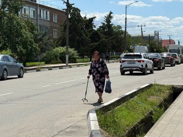 Вы каждый день едите творог ради крепких костей, но забываете о витамине D, магнии и движении: почему после 70 лет одного кальция может быть недостаточно