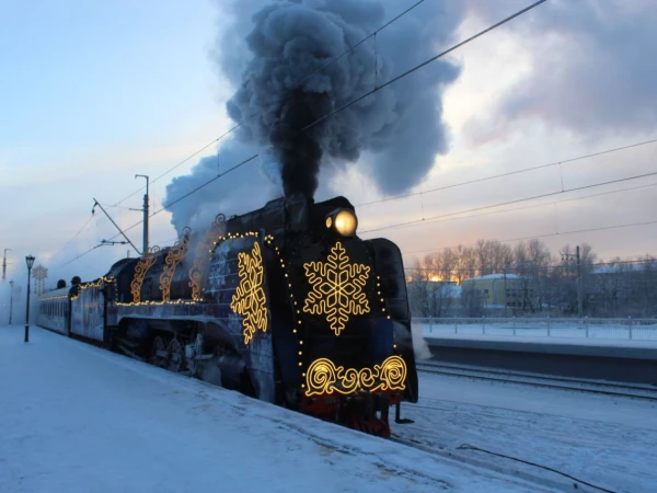 В РЖД рассказали, когда поезд Деда Мороза доберется до Петербурга