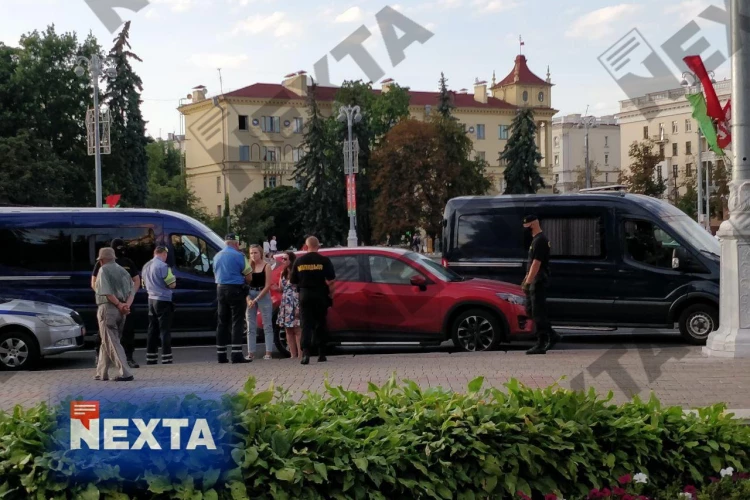 Проезд в центр Минска перекрыли, проспект «гудит»