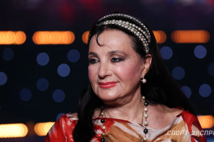 Винер пообещала срезать надпись «Париж» с головного убора