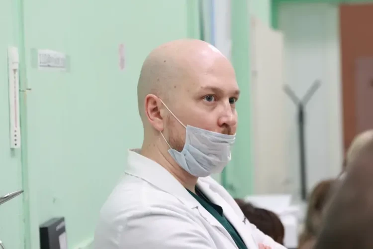 Больше половины петербуржцев выступают за обязательную отработку медиков