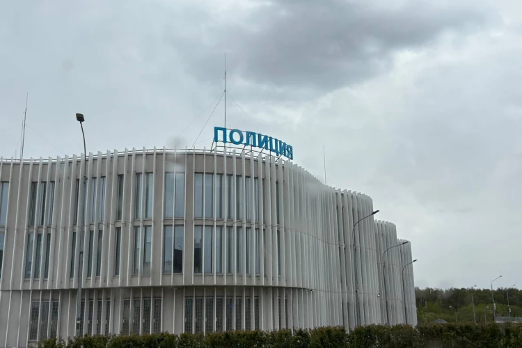 Нетрезвую москвичку задержали за попытку проникновения в школу на востоке столицы