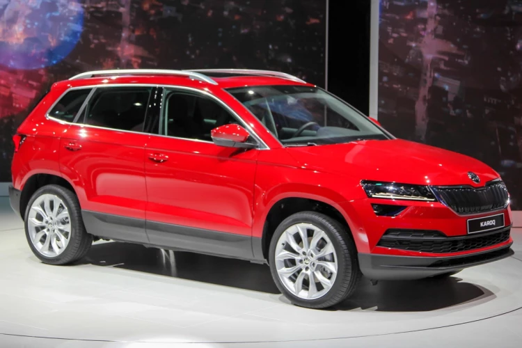 В Россию снова привозят Skoda Karoq: цены стартуют от 1,7 млн