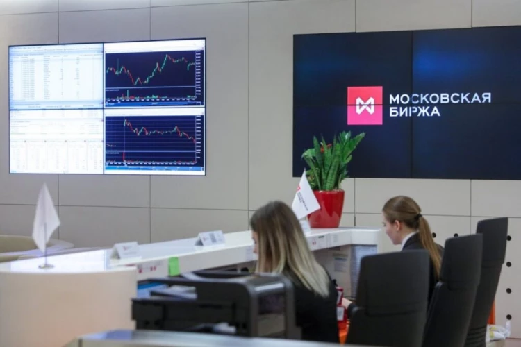 Новак: норматив биржевых продаж бензина снижен с 15% до 10%