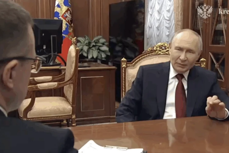 Путин: поставки топлива в Крым будут наращивать и по земле, и по морю