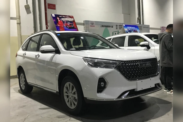 Недорогой и без лишней электроники: почему Haval M6 подойдет пенсионерам