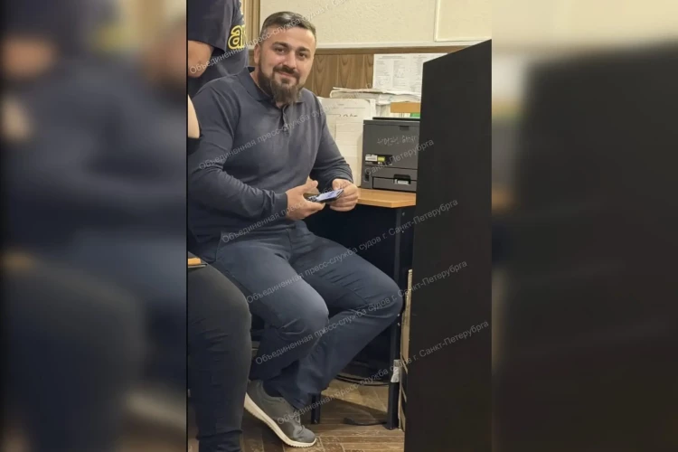«Господин полицейский» получил условный срок за избиение владельца продуктового на Миллионной улице