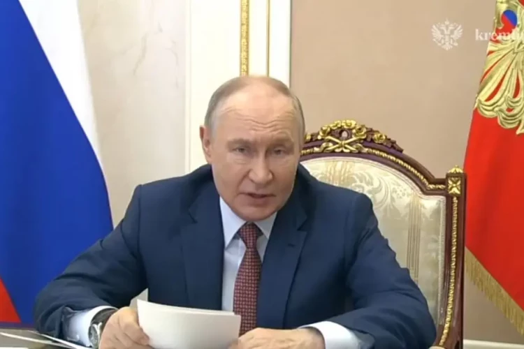Путин поддержал идею дополнительной поставки топлива в Калининградскую область