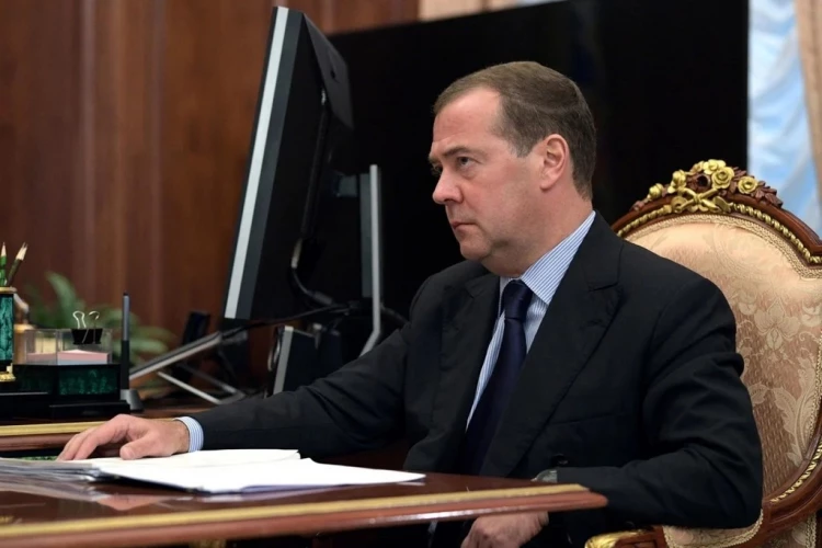 Медведев пригрозил Финляндии