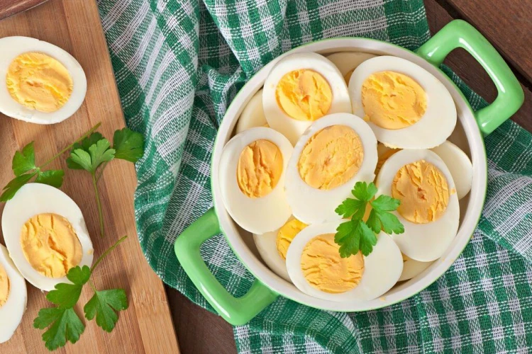 Яйца полезны, но есть исключения: кому стоит ограничить этот продукт