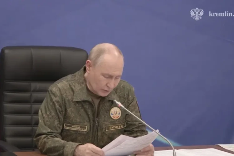 Путин заявил о необходимости массированных ударов по ВПК Украины