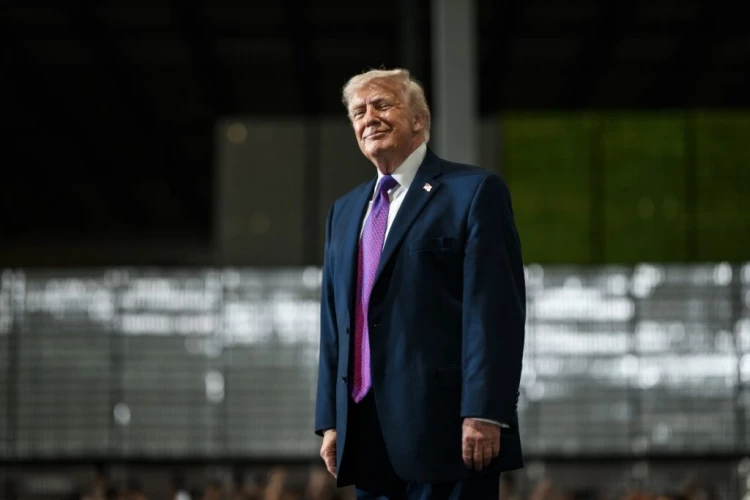 Трамп заявил, что США дали Ирану перерыв в переговорах для похорон Хаменеи