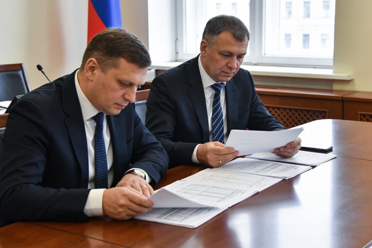 Смольный заключил контракты почти на 480 млрд рублей: куда пойдут деньги Петербурга