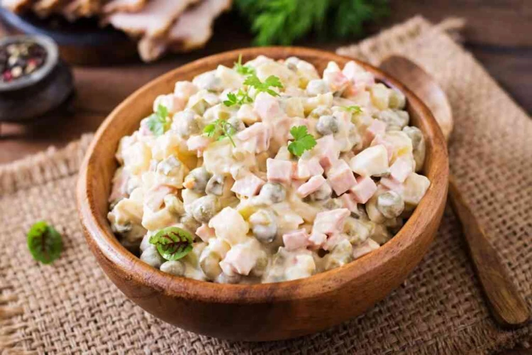 Оливье станет вкуснее: кулинарные секреты без сложных ингредиентов