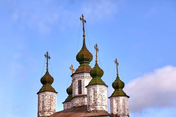 Как назвать ребенка, рожденного 7 июля: имена по святцам