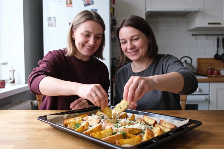 Кормлю этой быстрой закуской внуков: хрустящий и нежный картофель, который выручает за полчаса