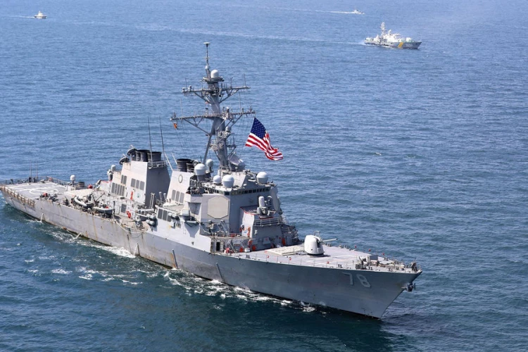 США заявили о готовности обеспечить свободу судоходства в Ормузском проливе