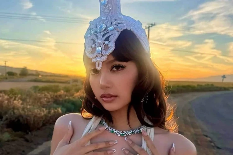 Мировая премьера документального фильма «Always Lalisa» про Лису из BLACKPINK состоится на 51-м Международном кинофестивале в Торонто